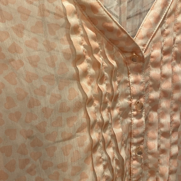 Heart blouse 🩷 - Picture 2 of 6